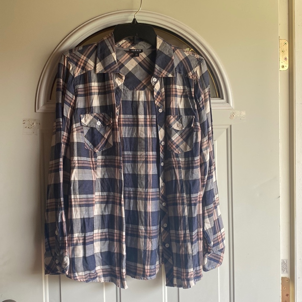 Torrid size 00 EUC maybe worn once. All buttons intact.